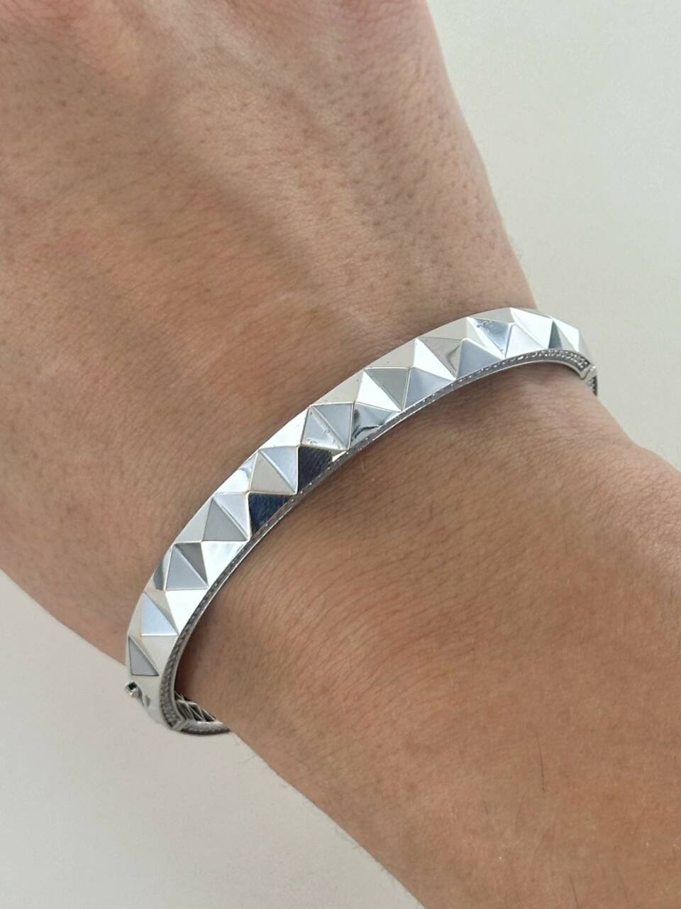 Jonc pyramidale et diamants – Image 5